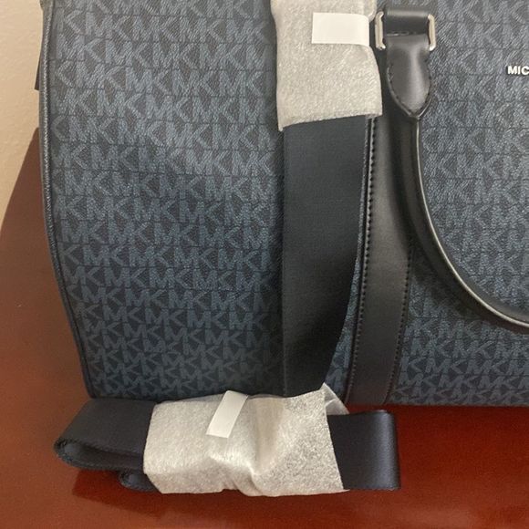 SOLD DO NOT BUY🎒Micheal Kors Logo Harrison Travel Duffle Bag!!!! - Picture 10 of 12